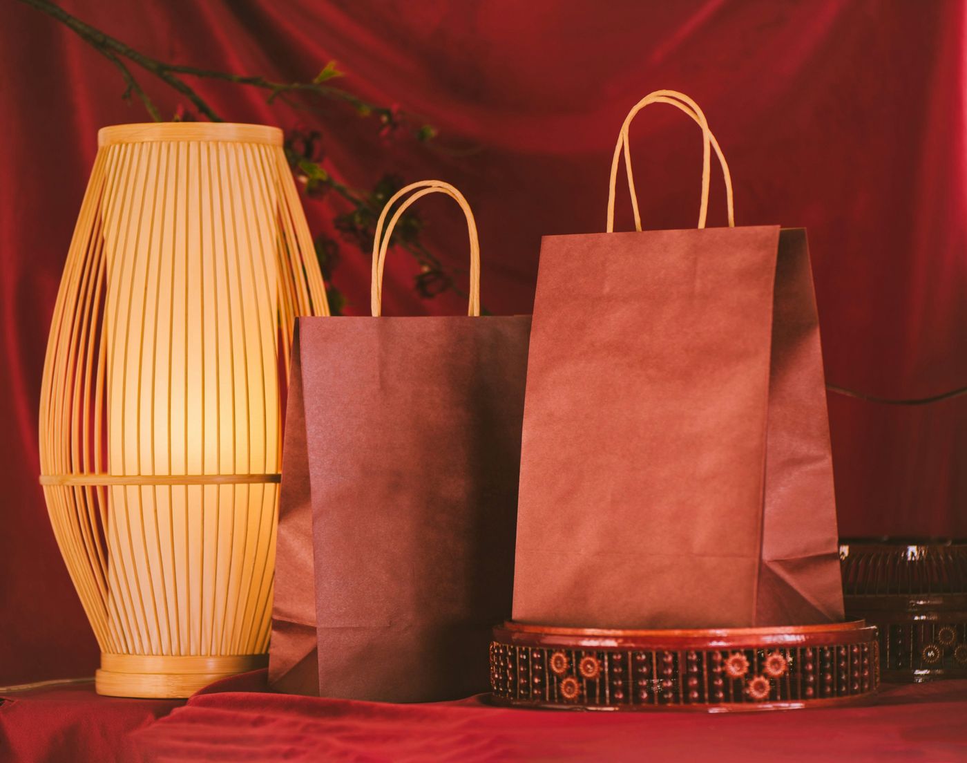Sacos de papel kraft ou brancos com logótipo
